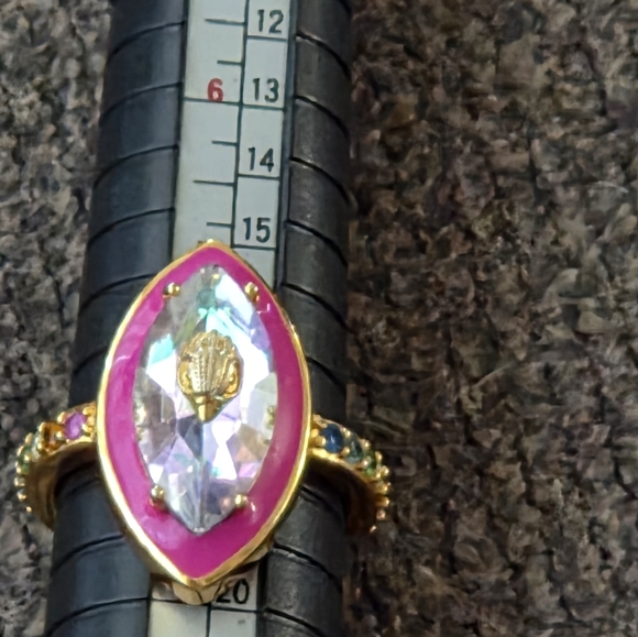 Kurt Geiger Eagle Head Marquise Cocktail Ring - Picture 7 of 7